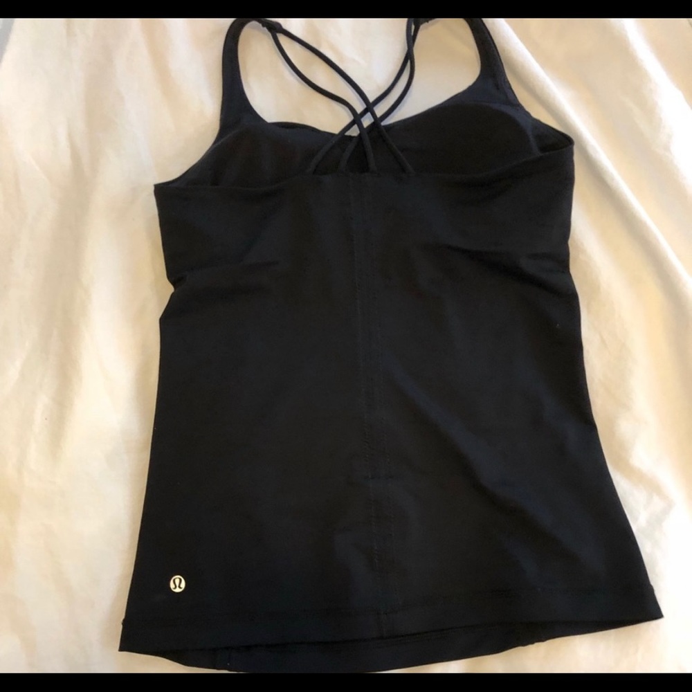 Lululemon workout shirt